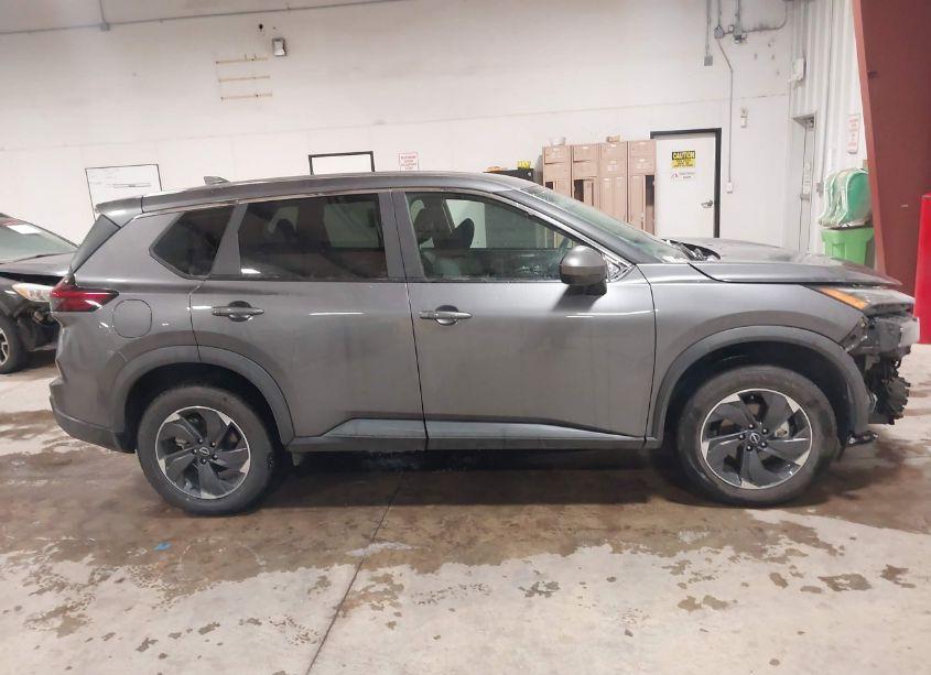 Photo 14 of 2024 Nissan Rogue SV FWD (VIN 5N1BT3BA4RC673002)