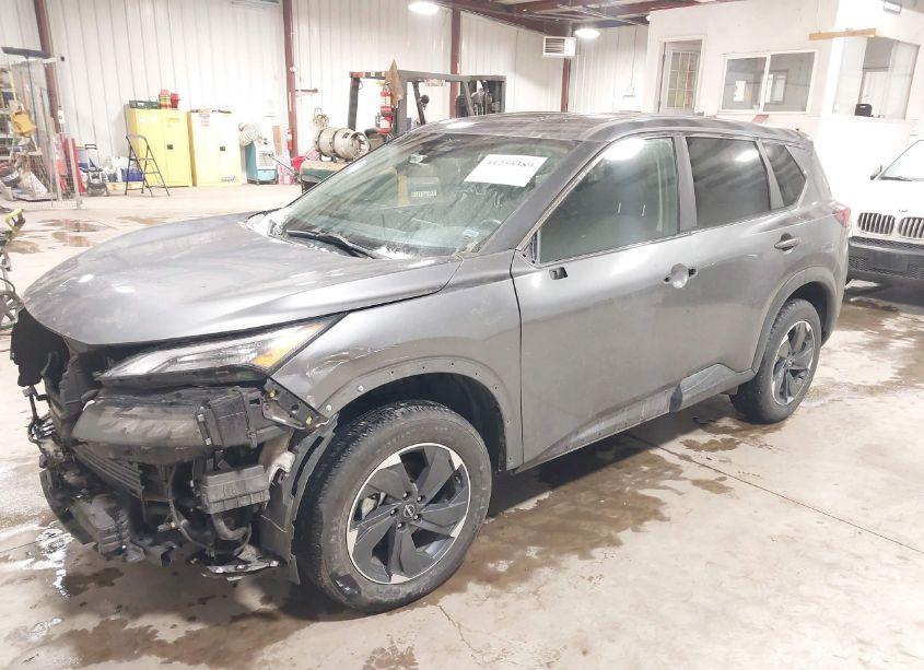 Photo 2 of 2024 Nissan Rogue SV FWD (VIN 5N1BT3BA4RC673002)