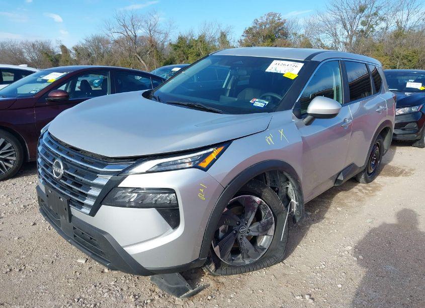 Photo 2 of 2024 Nissan Rogue SV FWD (VIN 5N1BT3BA4RC697185)