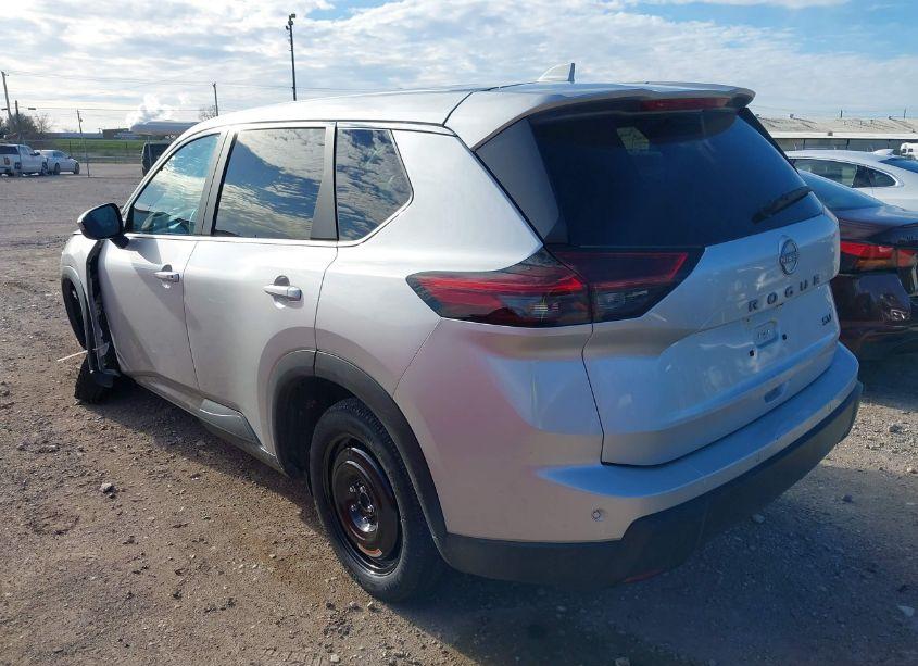 Photo 3 of 2024 Nissan Rogue SV FWD (VIN 5N1BT3BA4RC697185)