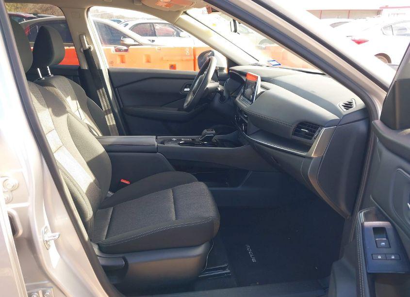 Photo 5 of 2024 Nissan Rogue SV FWD (VIN 5N1BT3BA4RC697185)