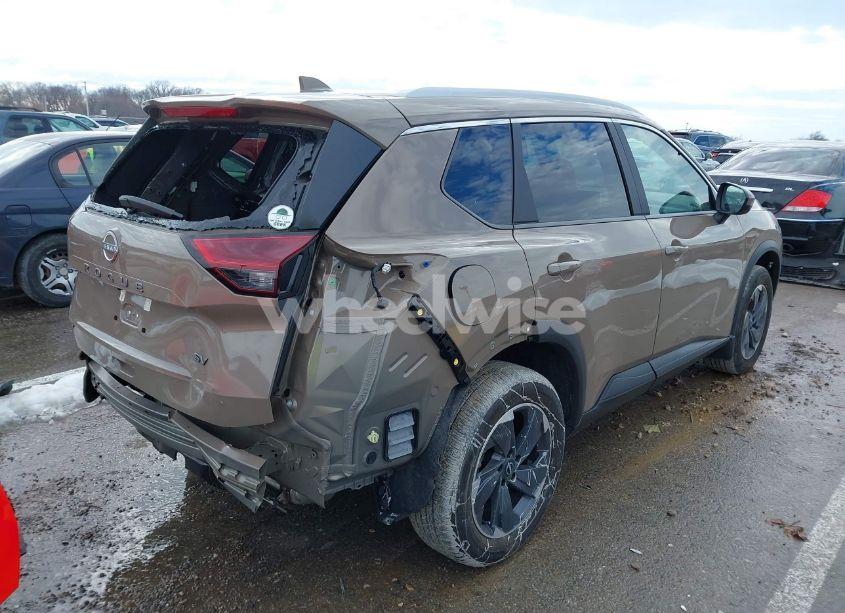 Photo 4 of 2024 Nissan Rogue SV FWD (VIN 5N1BT3BA4RC721033)