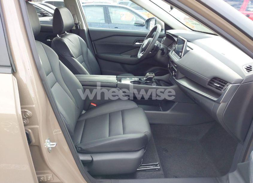 Photo 5 of 2024 Nissan Rogue SV FWD (VIN 5N1BT3BA4RC721033)