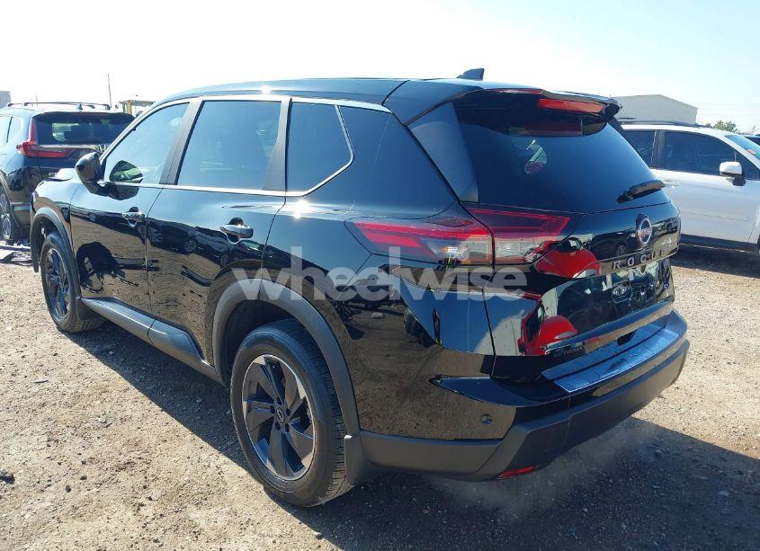 Photo 3 of 2024 Nissan Rogue SV FWD (VIN 5N1BT3BA4RC745672)