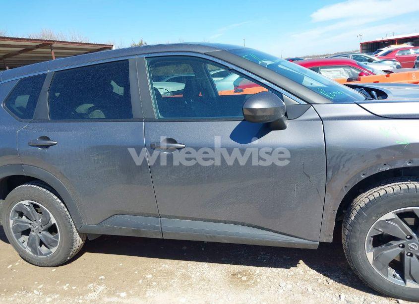 Photo 14 of 2024 Nissan Rogue SV FWD (VIN 5N1BT3BA5RC673834)