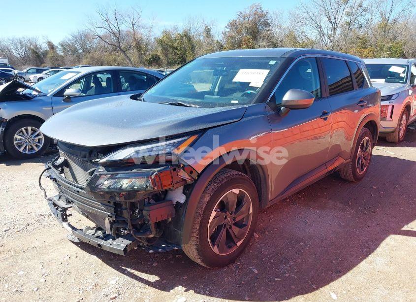 Photo 2 of 2024 Nissan Rogue SV FWD (VIN 5N1BT3BA5RC673834)