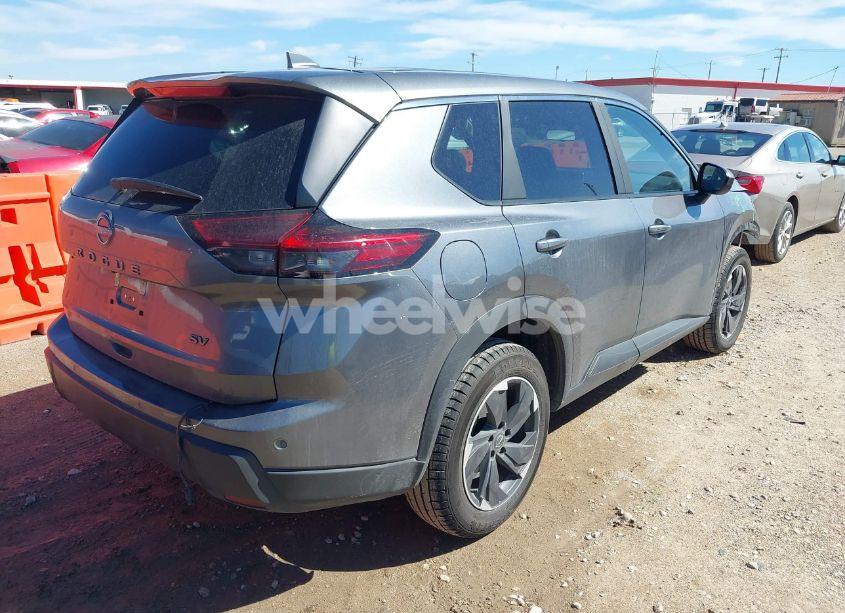 Photo 4 of 2024 Nissan Rogue SV FWD (VIN 5N1BT3BA5RC673834)