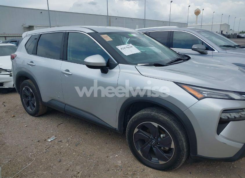 Photo 13 of 2024 Nissan Rogue SV FWD (VIN 5N1BT3BA5RC677172)