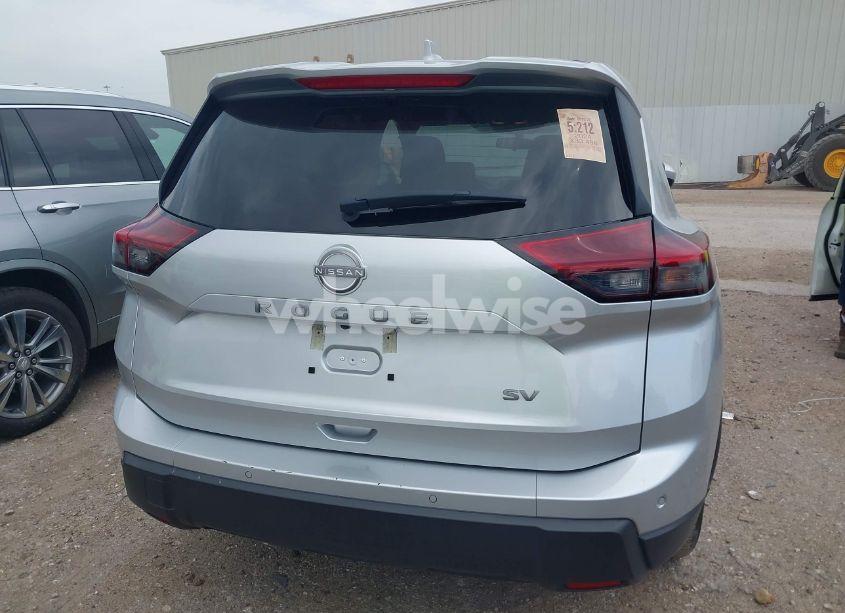 Photo 16 of 2024 Nissan Rogue SV FWD (VIN 5N1BT3BA5RC677172)