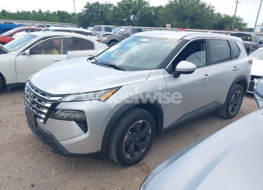 Photo 2 of 2024 Nissan Rogue SV FWD (VIN 5N1BT3BA5RC677172)