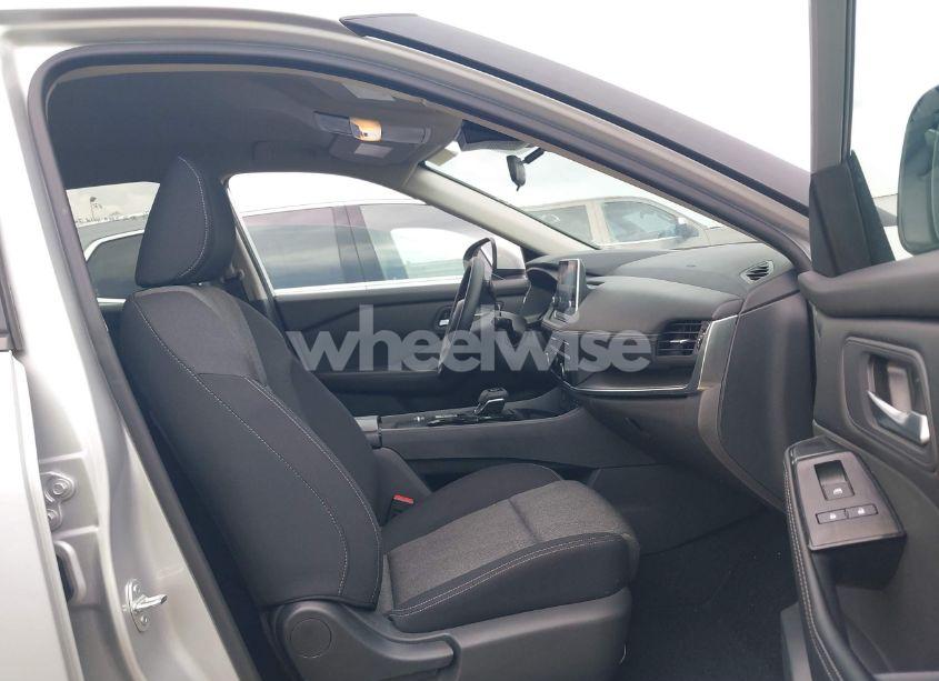 Photo 5 of 2024 Nissan Rogue SV FWD (VIN 5N1BT3BA5RC677172)