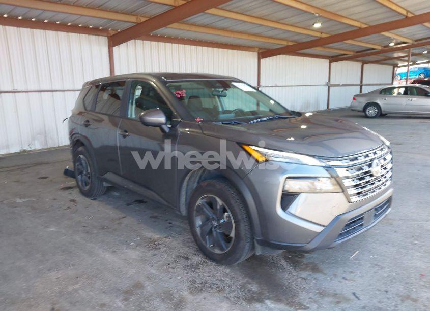 2024 Nissan Rogue SV FWD (VIN 5N1BT3BA5RC683943) main photo