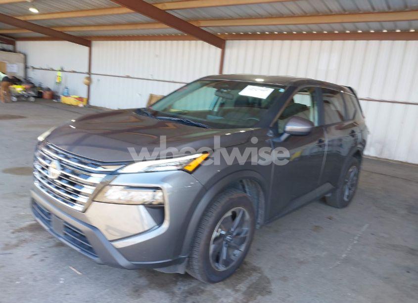 Photo 2 of 2024 Nissan Rogue SV FWD (VIN 5N1BT3BA5RC683943)