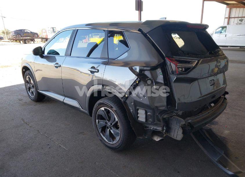 Photo 3 of 2024 Nissan Rogue SV FWD (VIN 5N1BT3BA5RC683943)