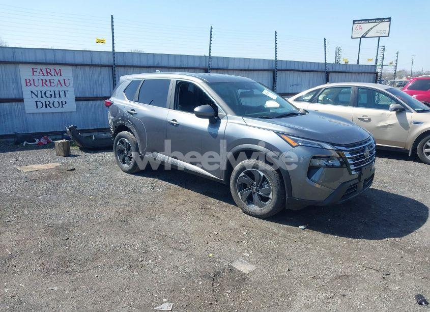 2024 Nissan Rogue SV FWD (VIN 5N1BT3BA5RC702071) main photo