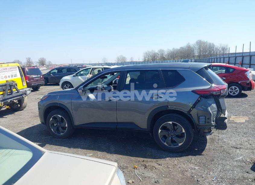 Photo 15 of 2024 Nissan Rogue SV FWD (VIN 5N1BT3BA5RC702071)