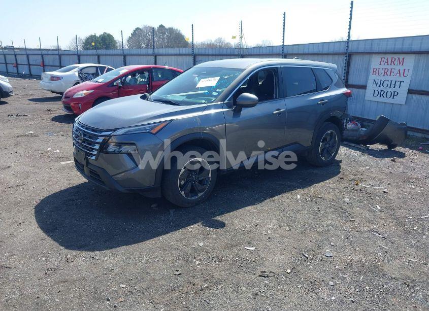 Photo 2 of 2024 Nissan Rogue SV FWD (VIN 5N1BT3BA5RC702071)