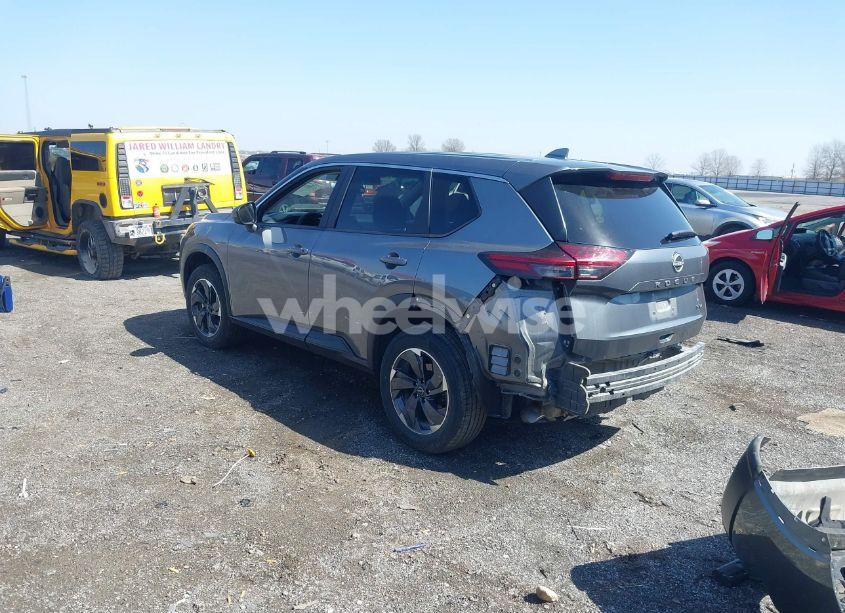 Photo 3 of 2024 Nissan Rogue SV FWD (VIN 5N1BT3BA5RC702071)