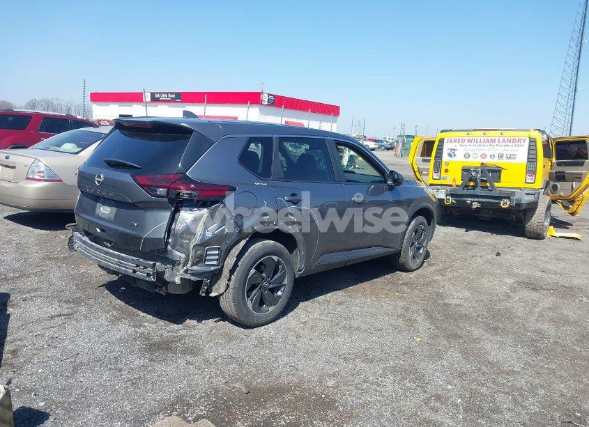 Photo 4 of 2024 Nissan Rogue SV FWD (VIN 5N1BT3BA5RC702071)