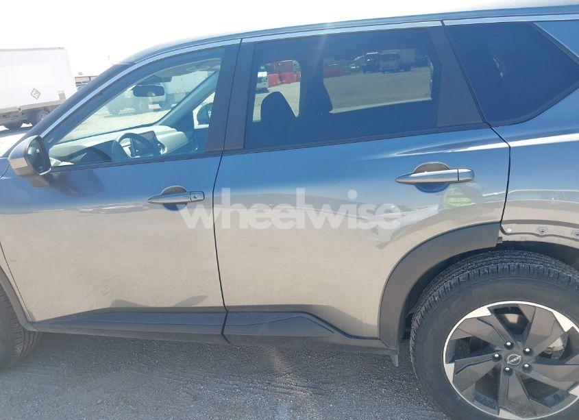 Photo 14 of 2024 Nissan Rogue SV FWD (VIN 5N1BT3BA5RC716116)