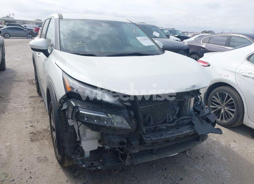 2023 Nissan Rogue SV FWD (VIN 5N1BT3BA6PC843647) main photo