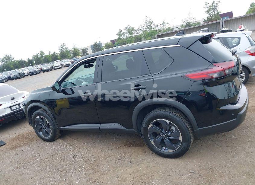 Photo 14 of 2024 Nissan Rogue SV FWD (VIN 5N1BT3BA6RC695969)