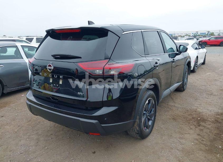 Photo 4 of 2024 Nissan Rogue SV FWD (VIN 5N1BT3BA6RC695969)