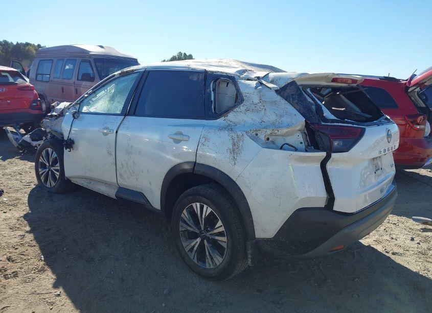 Photo 3 of 2022 Nissan Rogue SV FWD (VIN 5N1BT3BA7NC729332)