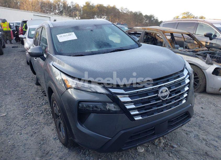 Photo 13 of 2024 Nissan Rogue SV FWD (VIN 5N1BT3BA7RC680543)
