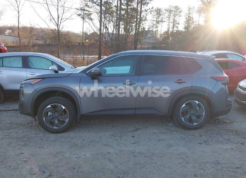 Photo 14 of 2024 Nissan Rogue SV FWD (VIN 5N1BT3BA7RC680543)