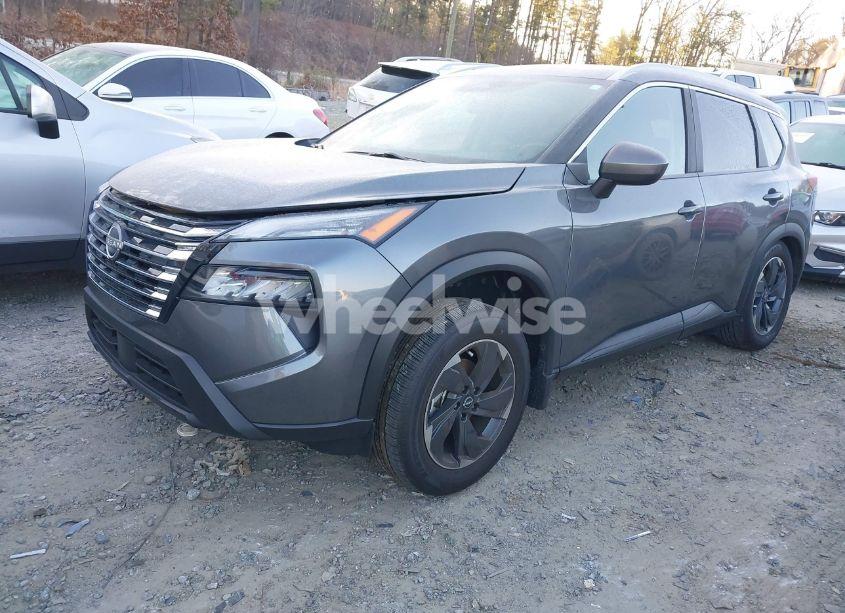 Photo 2 of 2024 Nissan Rogue SV FWD (VIN 5N1BT3BA7RC680543)