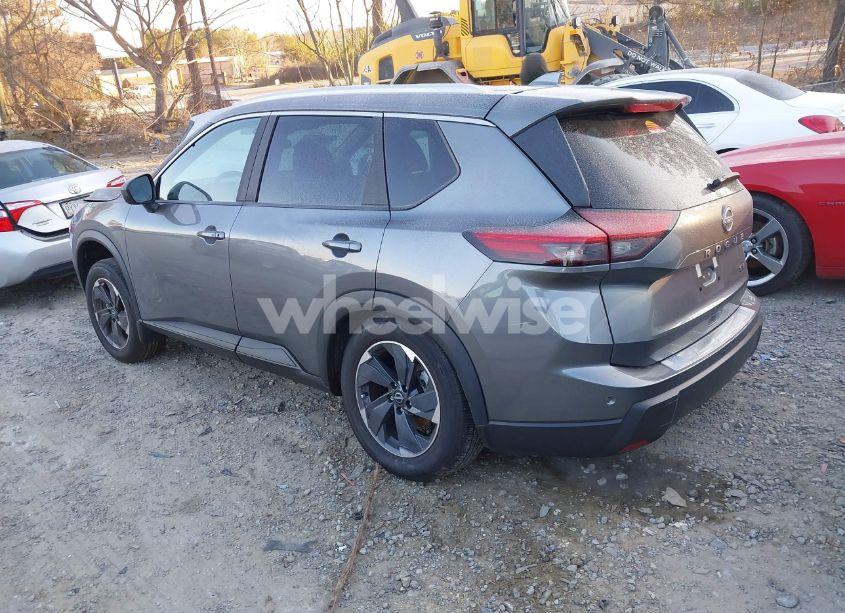Photo 3 of 2024 Nissan Rogue SV FWD (VIN 5N1BT3BA7RC680543)
