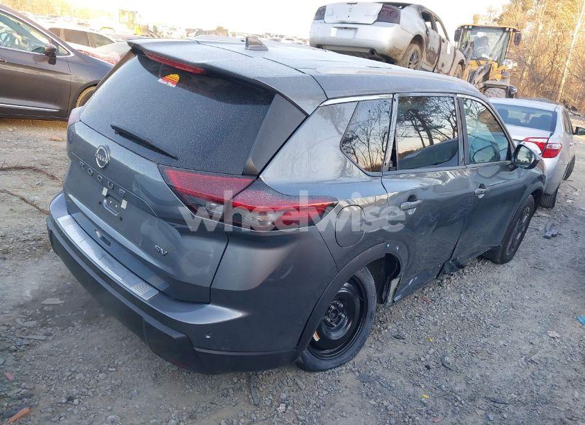 Photo 4 of 2024 Nissan Rogue SV FWD (VIN 5N1BT3BA7RC680543)