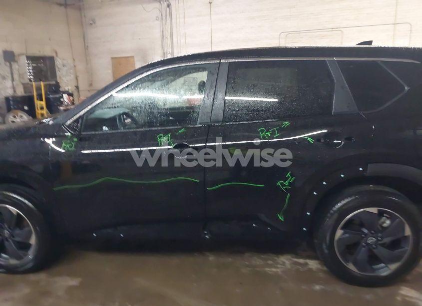 Photo 14 of 2024 Nissan Rogue SV FWD (VIN 5N1BT3BA7RC690148)