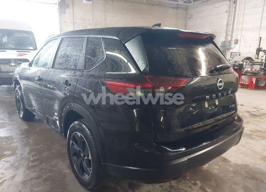 Photo 3 of 2024 Nissan Rogue SV FWD (VIN 5N1BT3BA7RC690148)