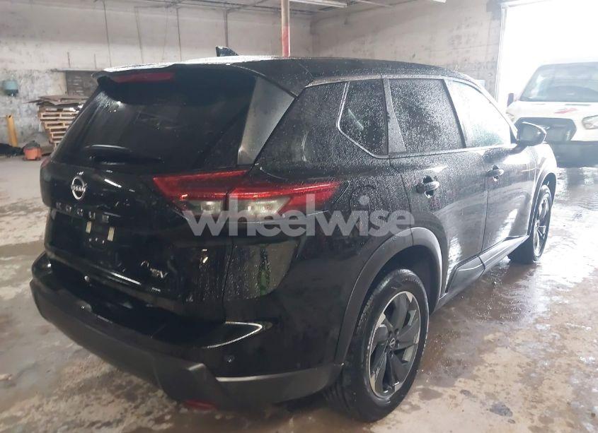 Photo 4 of 2024 Nissan Rogue SV FWD (VIN 5N1BT3BA7RC690148)