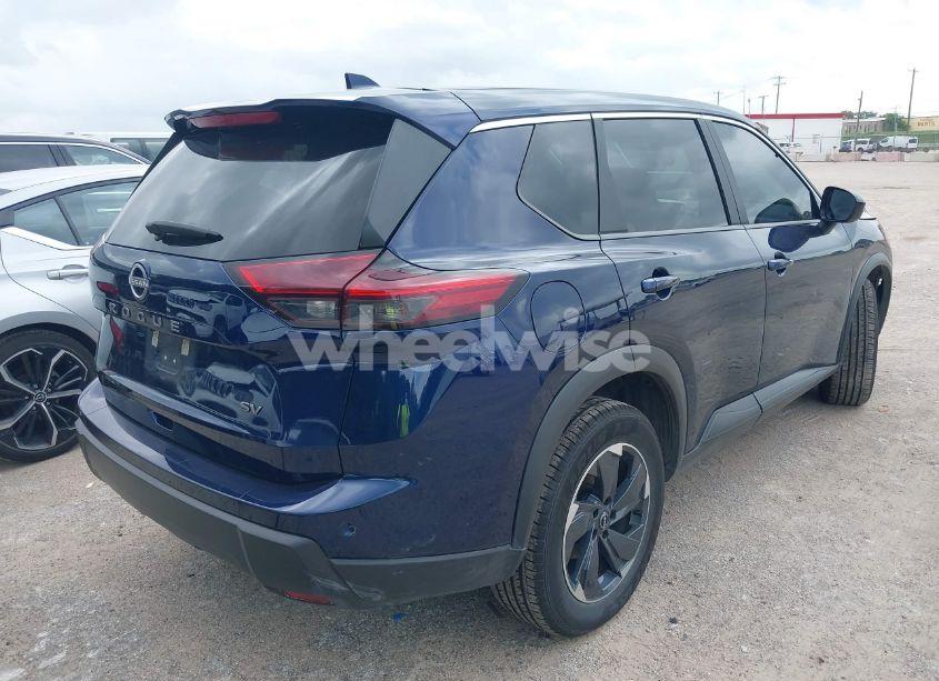 Photo 4 of 2024 Nissan Rogue SV FWD (VIN 5N1BT3BA7RC706445)
