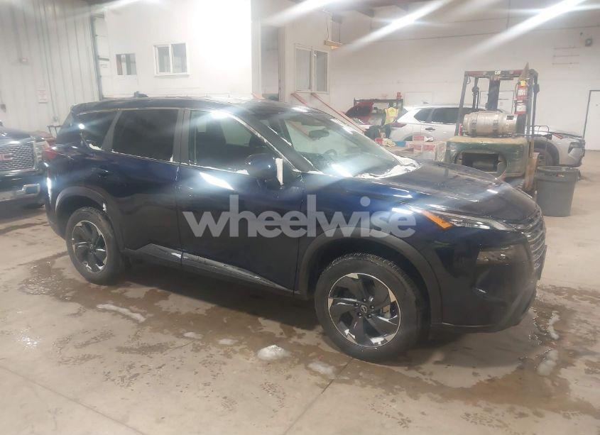 2024 Nissan Rogue SV FWD (VIN 5N1BT3BA7RC757265) main photo