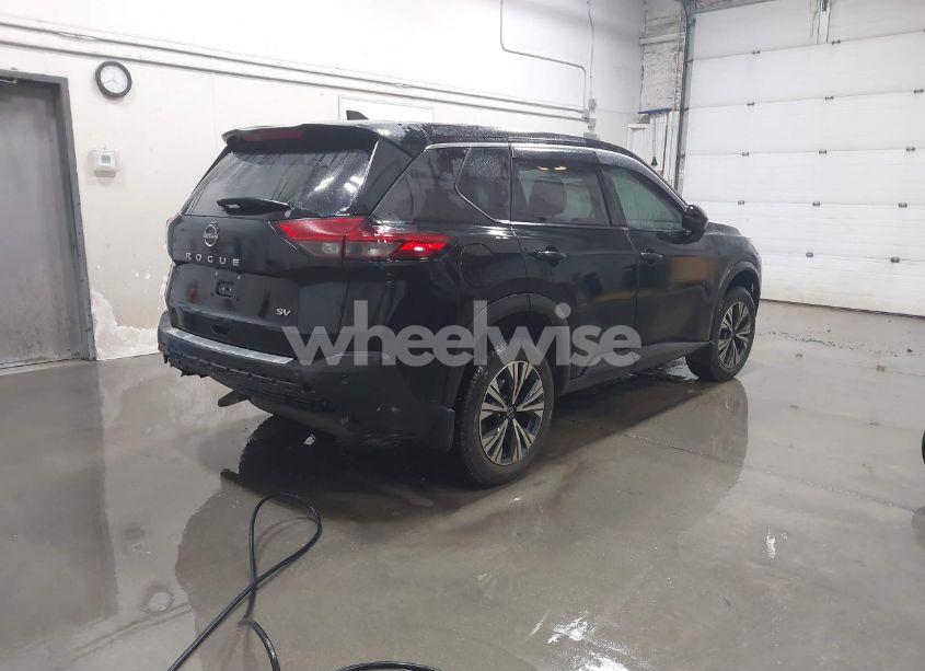 Photo 4 of 2022 Nissan Rogue SV FWD (VIN 5N1BT3BA8NC695613)