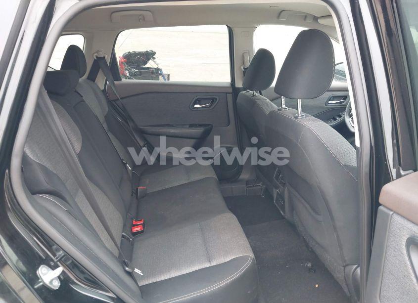 Photo 8 of 2022 Nissan Rogue SV FWD (VIN 5N1BT3BA8NC698317)