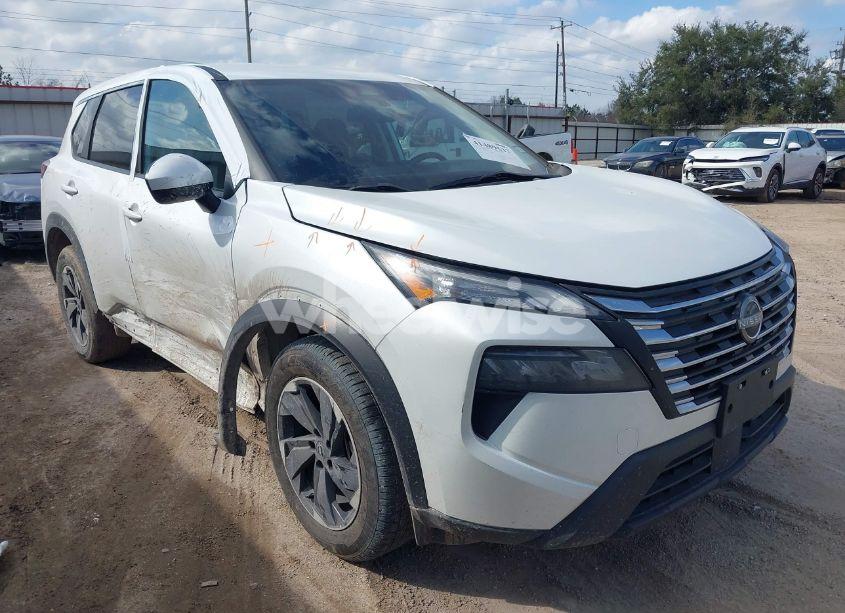 2024 Nissan Rogue SV FWD (VIN 5N1BT3BA8RC677716) main photo