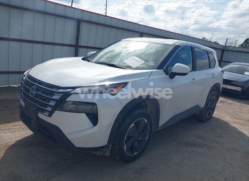 Photo 2 of 2024 Nissan Rogue SV FWD (VIN 5N1BT3BA8RC677716)