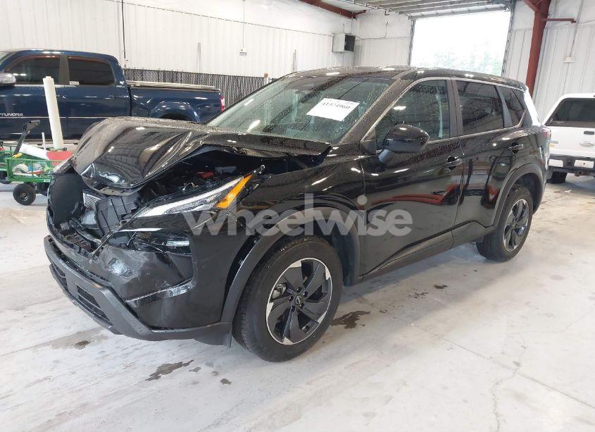 Photo 2 of 2024 Nissan Rogue SV FWD (VIN 5N1BT3BA8RC689185)