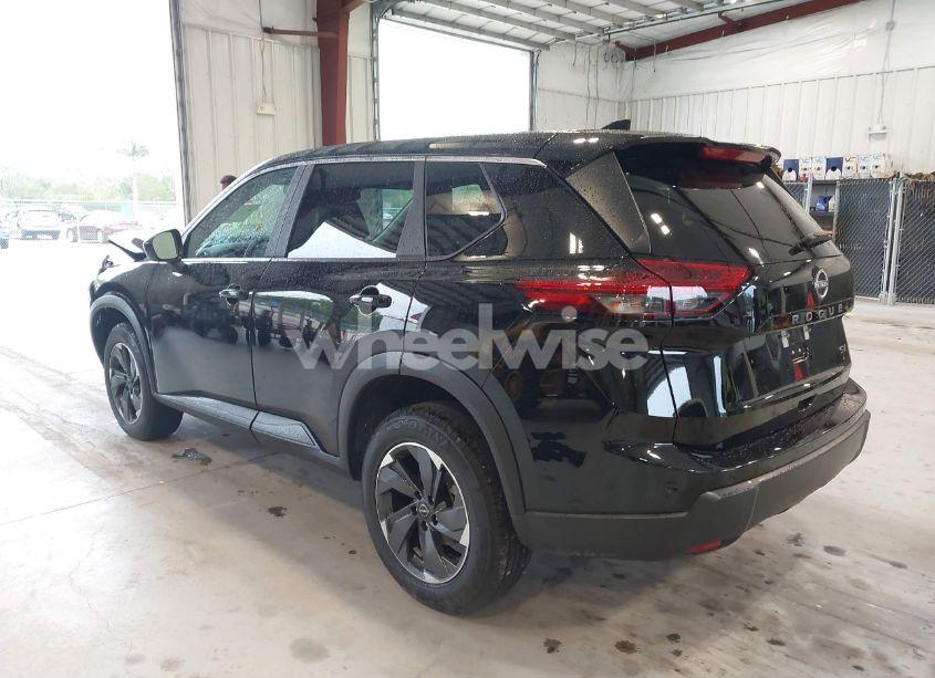 Photo 3 of 2024 Nissan Rogue SV FWD (VIN 5N1BT3BA8RC689185)