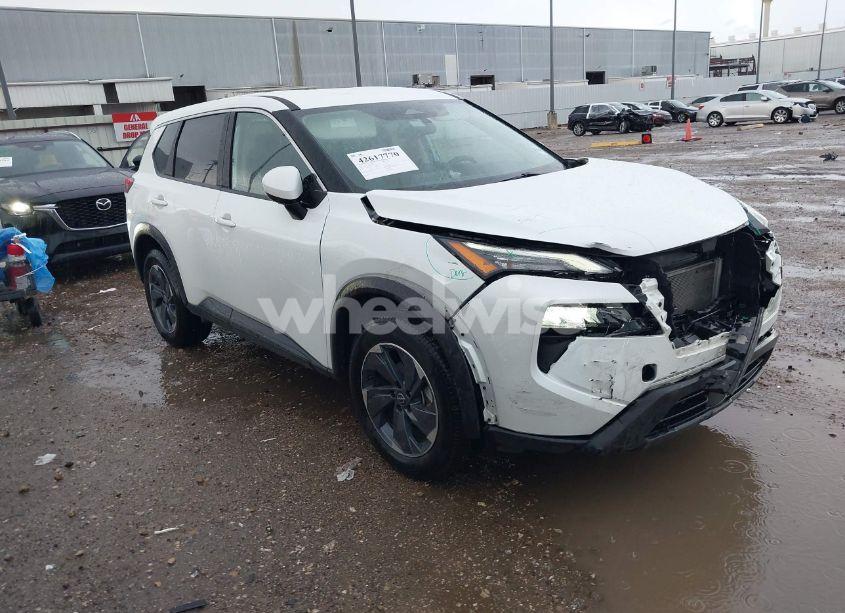 2024 Nissan Rogue SV FWD (VIN 5N1BT3BA8RC704865) main photo
