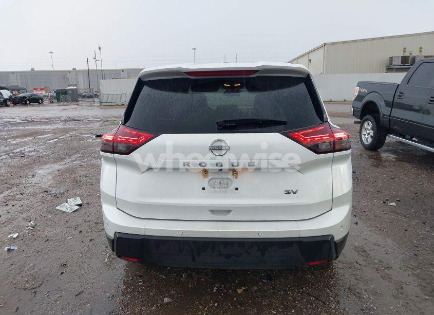 Photo 17 of 2024 Nissan Rogue SV FWD (VIN 5N1BT3BA8RC704865)