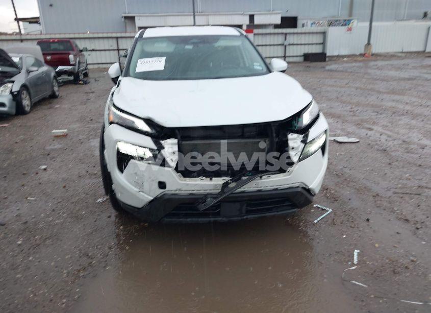 Photo 6 of 2024 Nissan Rogue SV FWD (VIN 5N1BT3BA8RC704865)