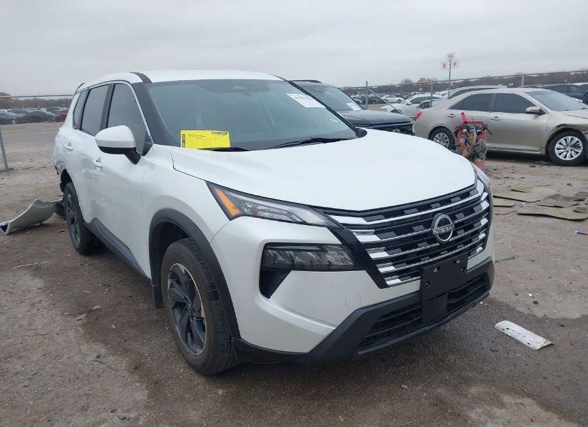 2024 Nissan Rogue SV FWD (VIN 5N1BT3BA8RC747196) main photo