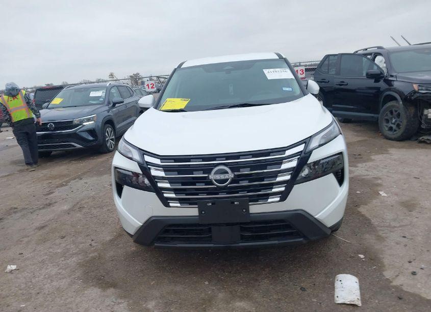 Photo 12 of 2024 Nissan Rogue SV FWD (VIN 5N1BT3BA8RC747196)