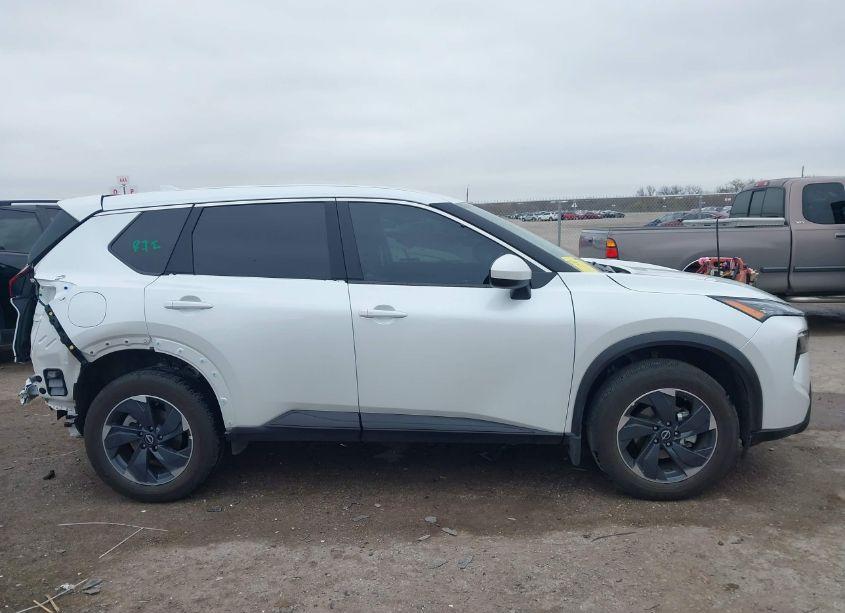 Photo 13 of 2024 Nissan Rogue SV FWD (VIN 5N1BT3BA8RC747196)